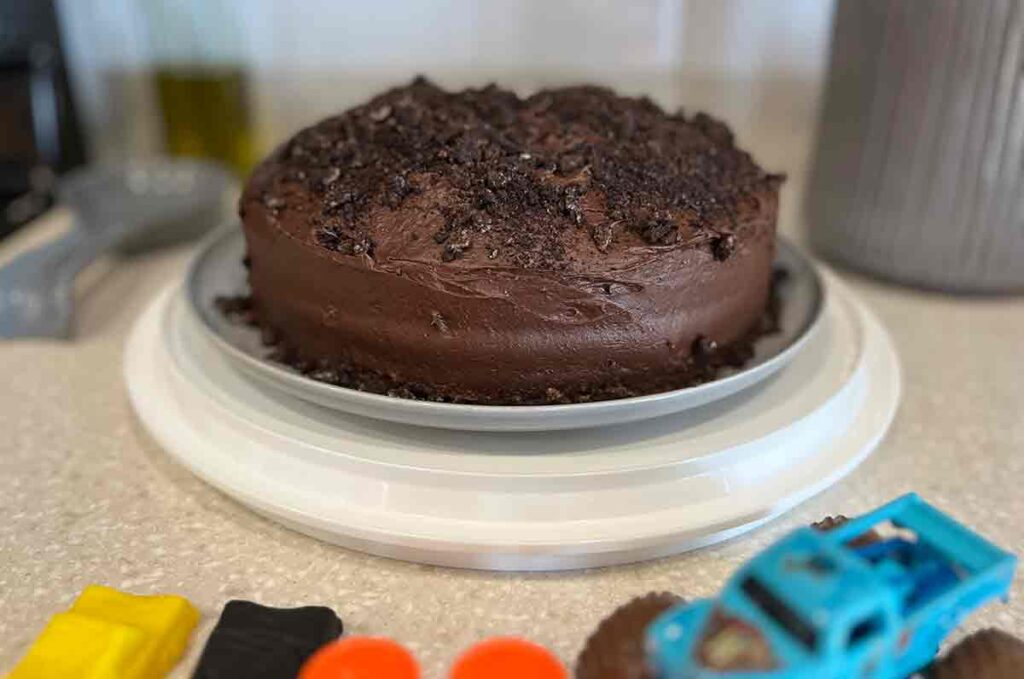 Chocolate Cake with Oreos